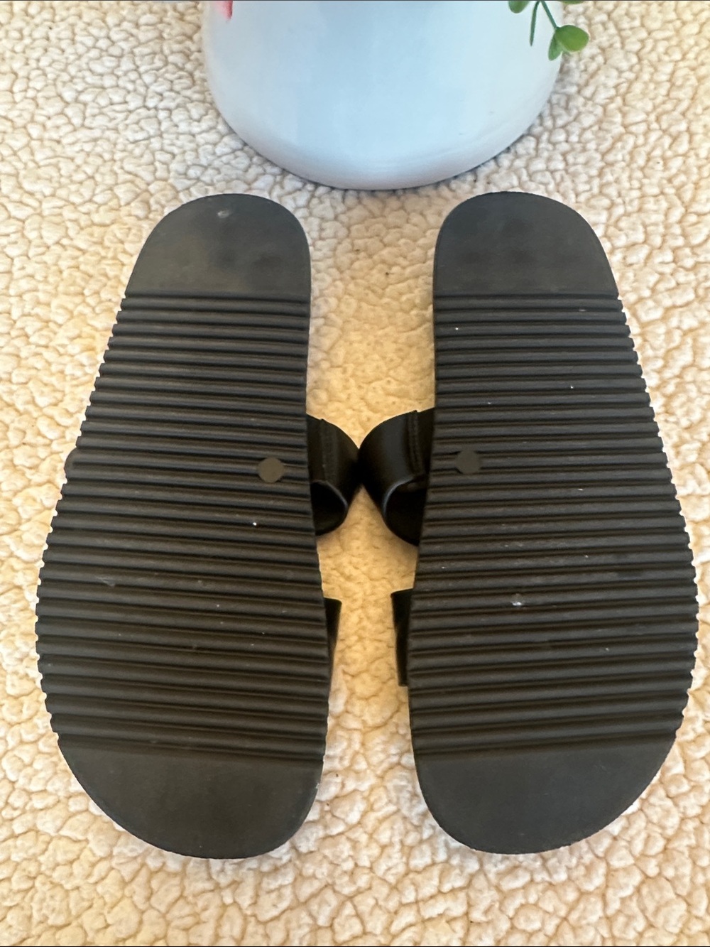 Steve Madden Black Slide Sandals with Gold Buckles Sz 8.5 - Picture 5 of 10